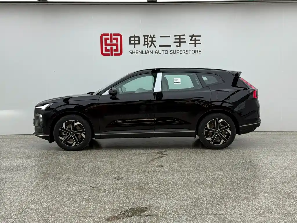 Volvo XC70 Plug-in Hybrid 2026 2026 AWD Extended Range Core