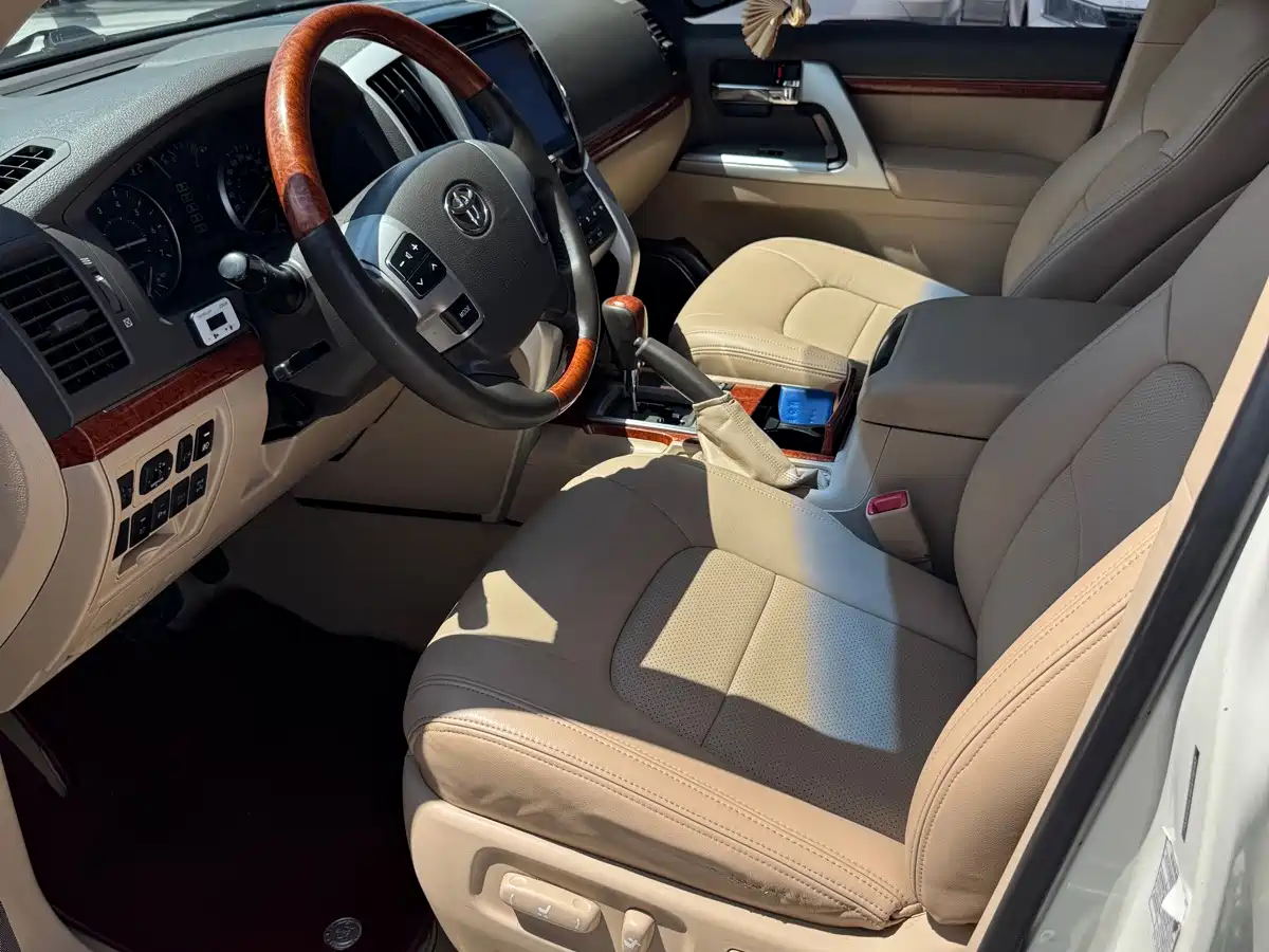 Toyota Land Cruiser (Import) 2015 2015 4.0L V6 Middle East Limited Edition