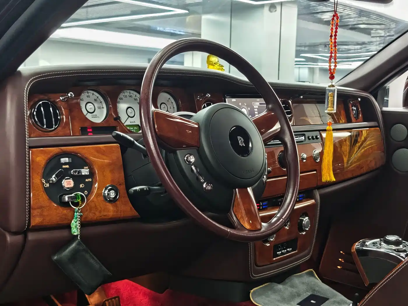 Фото 29 - Rolls-Royce Phantom