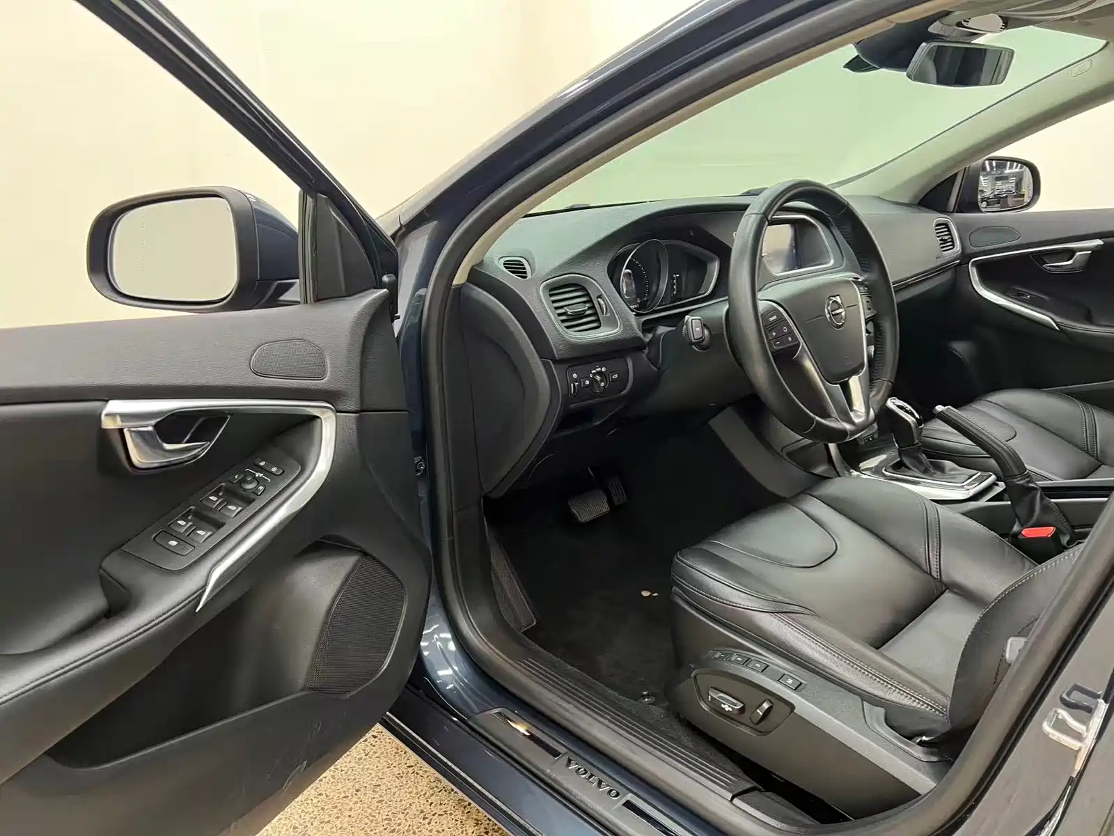 Photo 23 - Volvo V40