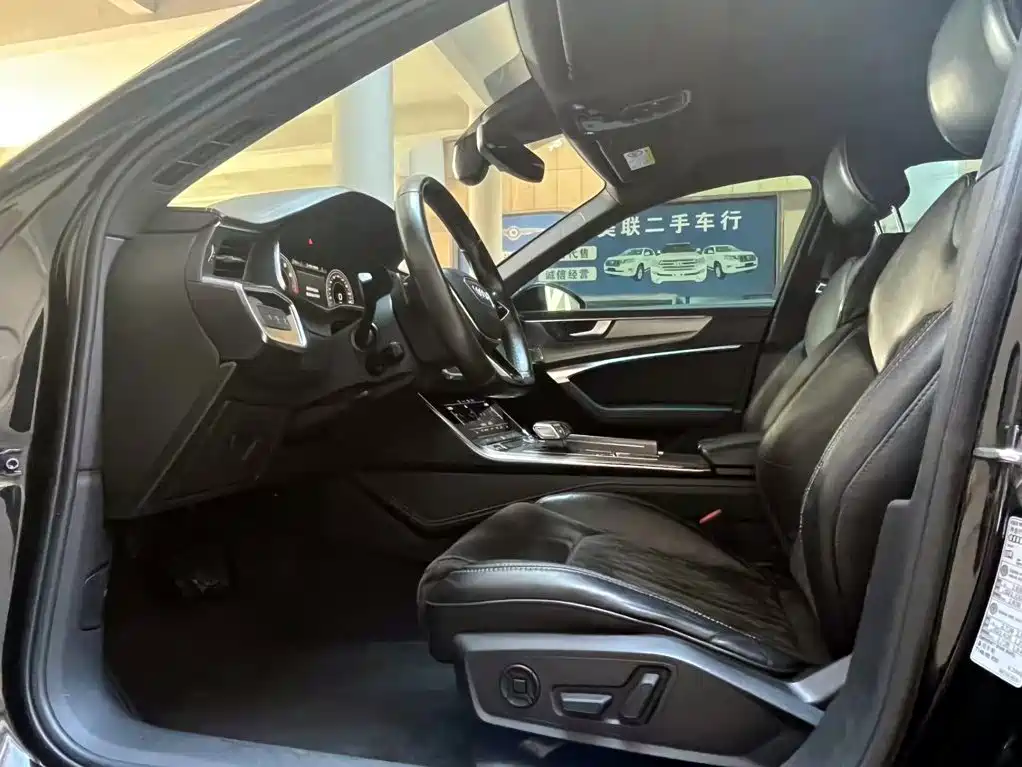 Фото 9 - Audi A6L