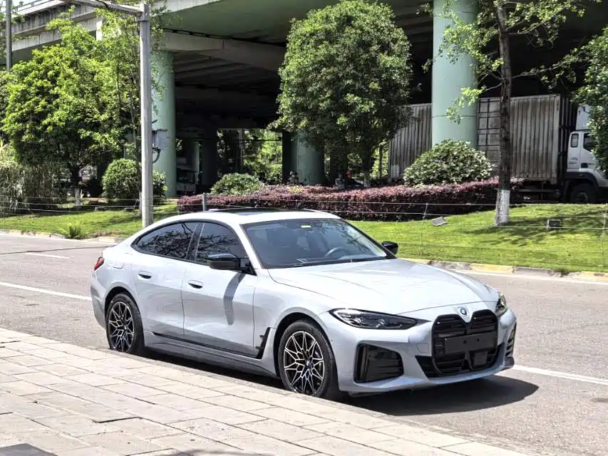 BMW i4 2023 eDrive35 фото 3