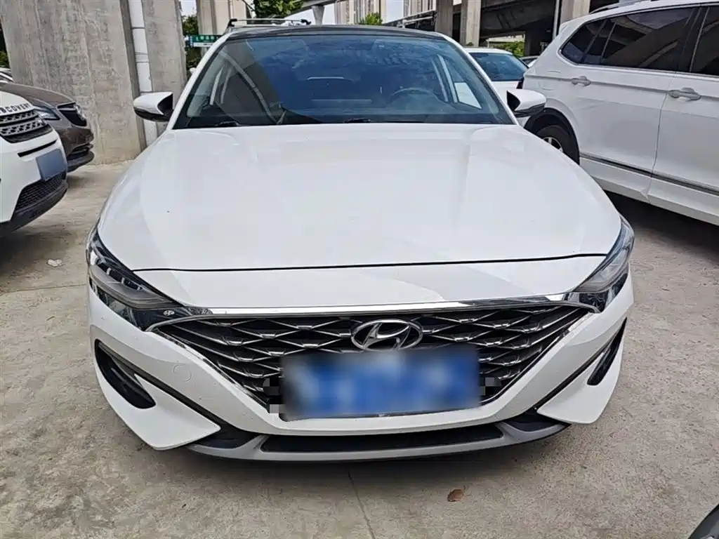 Hyundai Fista 2019 280TGDi Sport Edition China VI фото 3