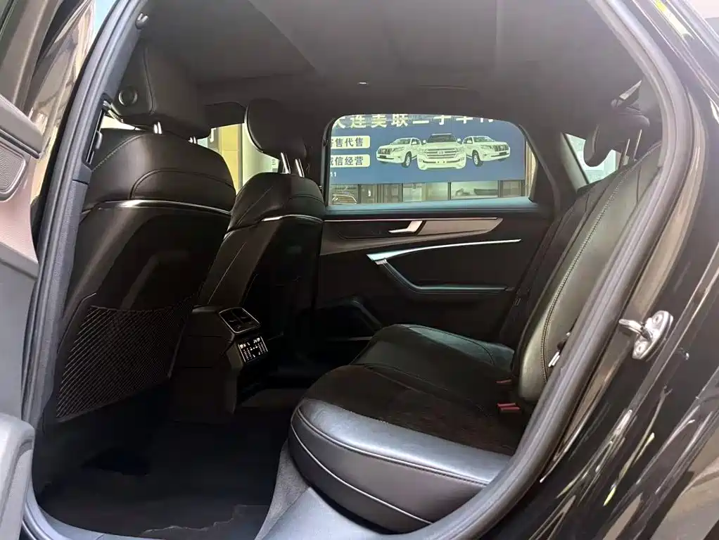 Фото 10 - Audi A6L