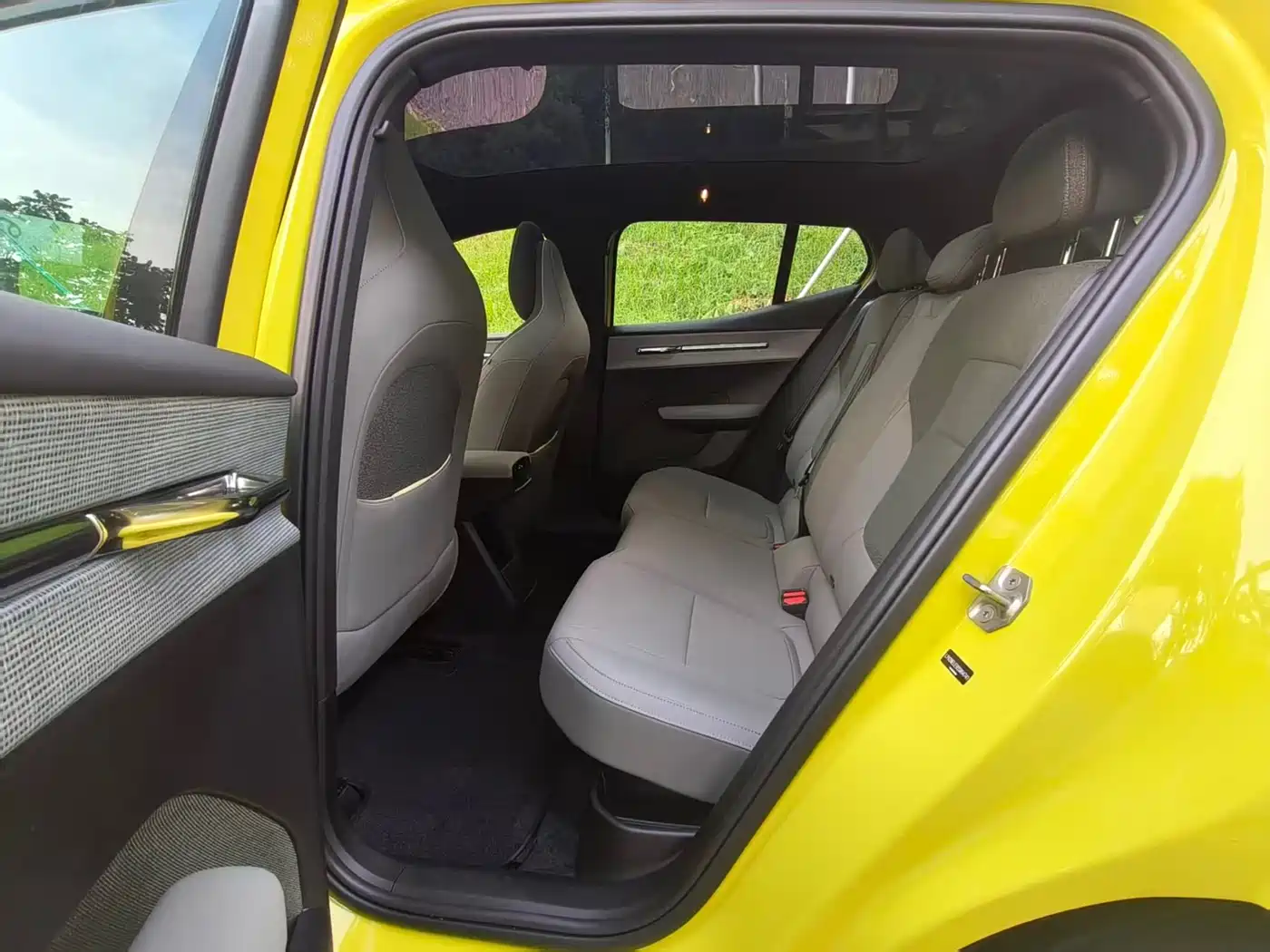 Volvo EX30 2024 2025 RWD Long Range Ultra