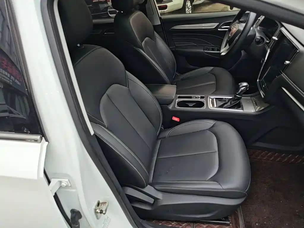 Roewe i6 2021 2020 PLUS 1.6L CVT 4G Connected Glory Flagship Edition