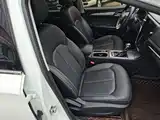 Фото 25 - Roewe i6