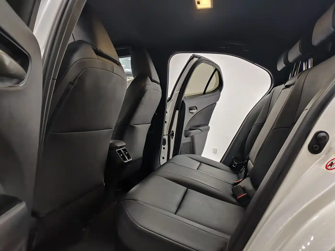 Lexus UX 2020 260h Explore Cool Edition China V фото 12