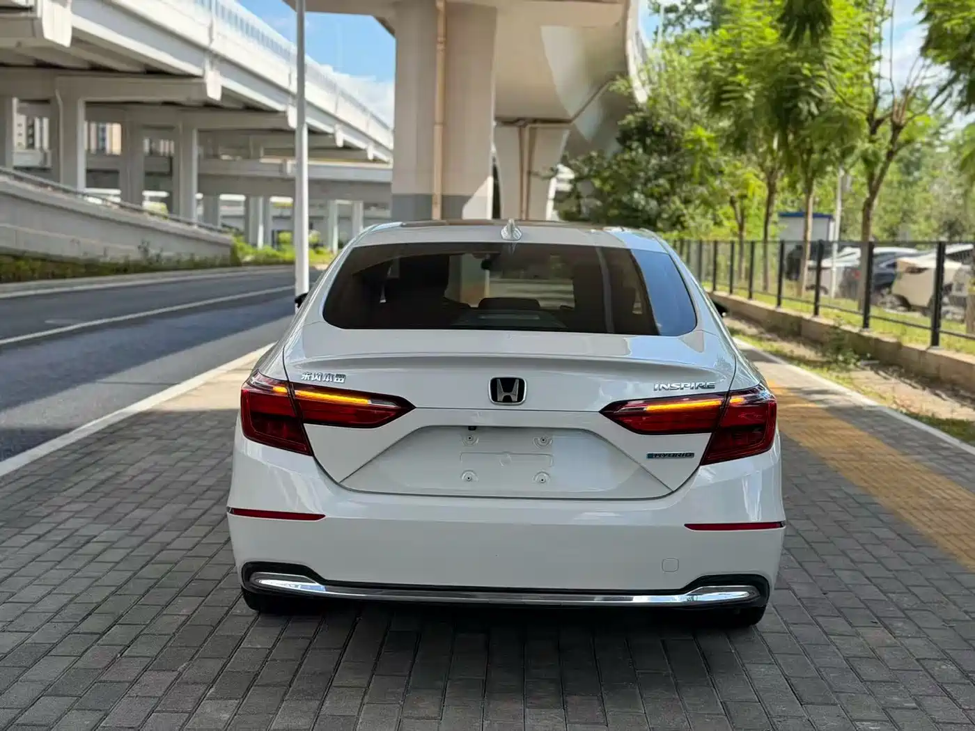 Фото 5 - Honda Inspire