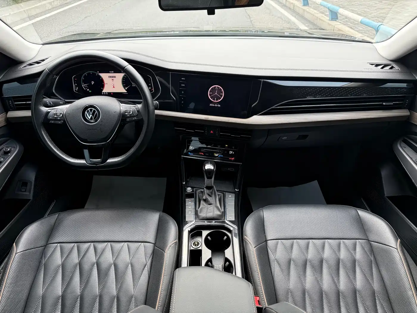 Volkswagen Passat 2020 330TSI Luxury Edition China VI фото 12