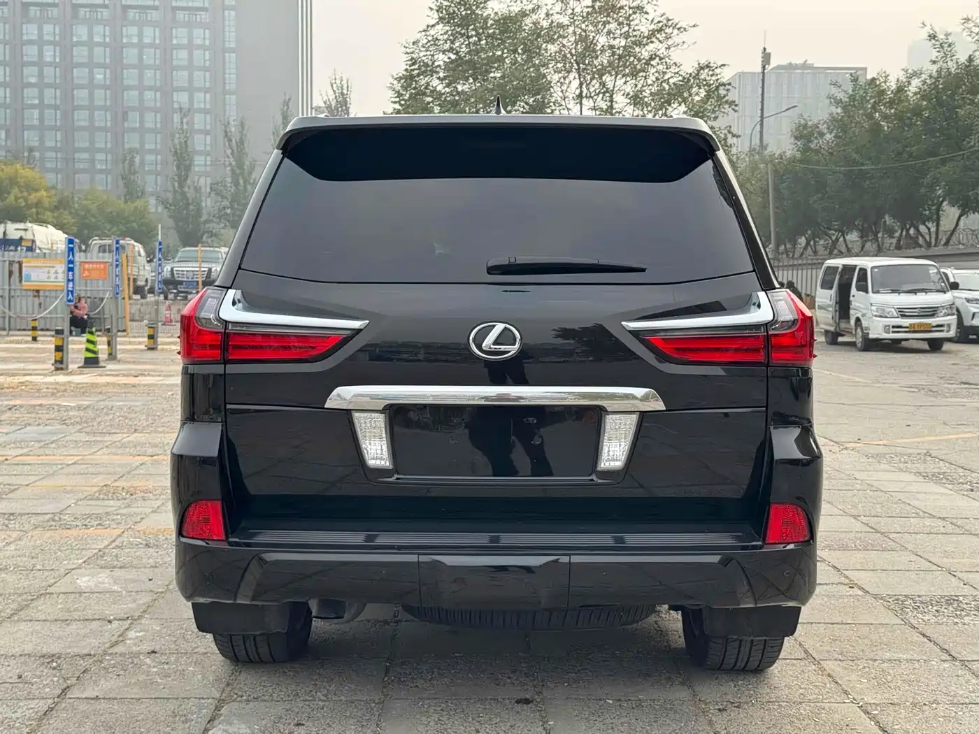 Lexus LX 2017 570 Prestige Luxury фото 15