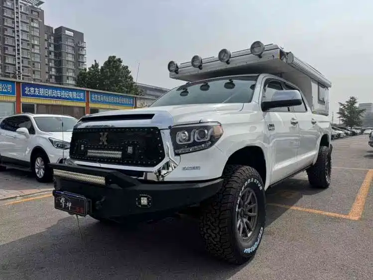 Toyota Tundra 2011 5.7 Standard Model