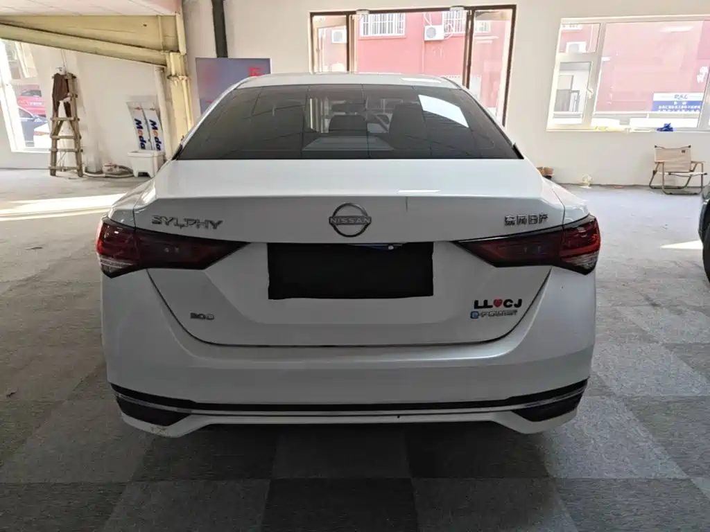 Фото 6 - Nissan Sylphy