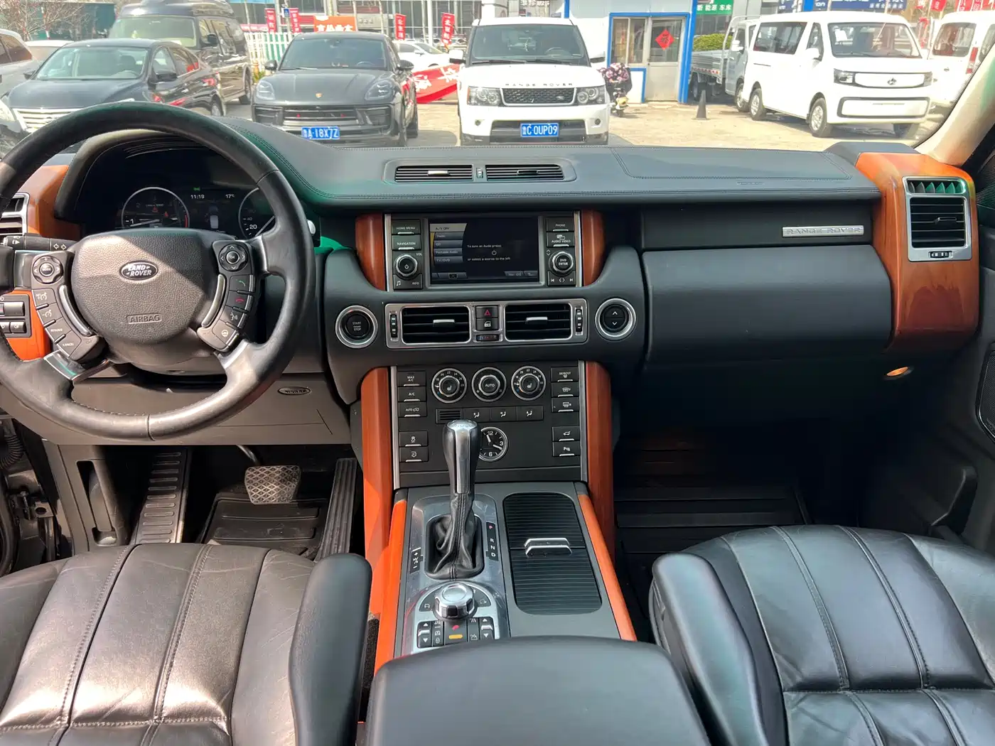 Land Rover Range Rover 2010 3.6 TDV8 HSE фото 7