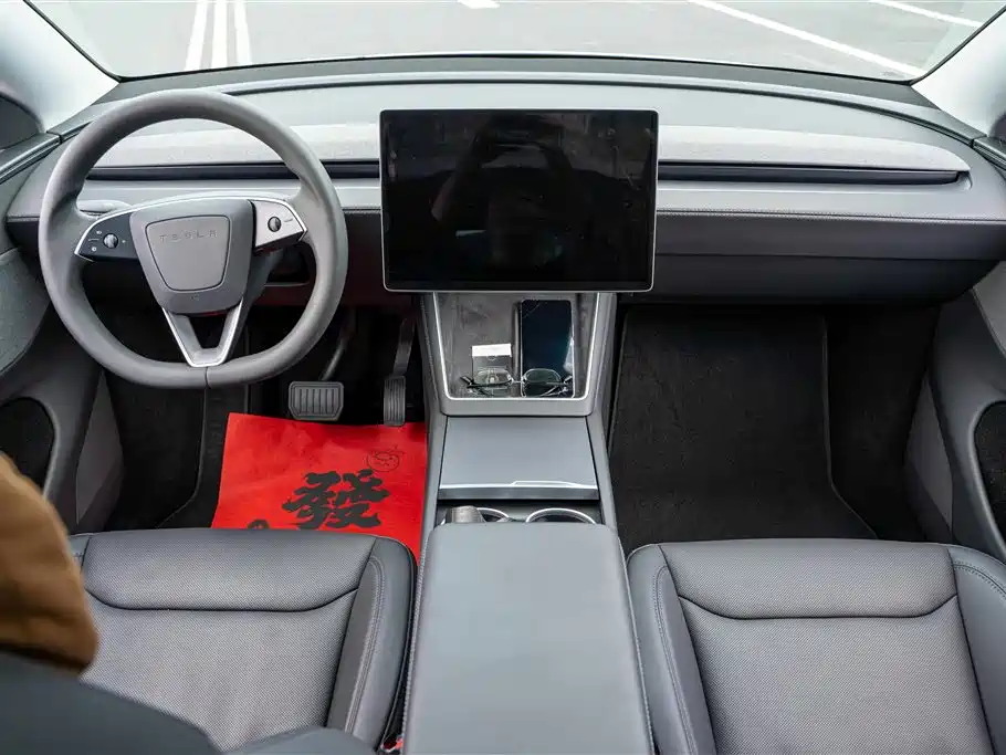 Фото 16 - Tesla Model Y