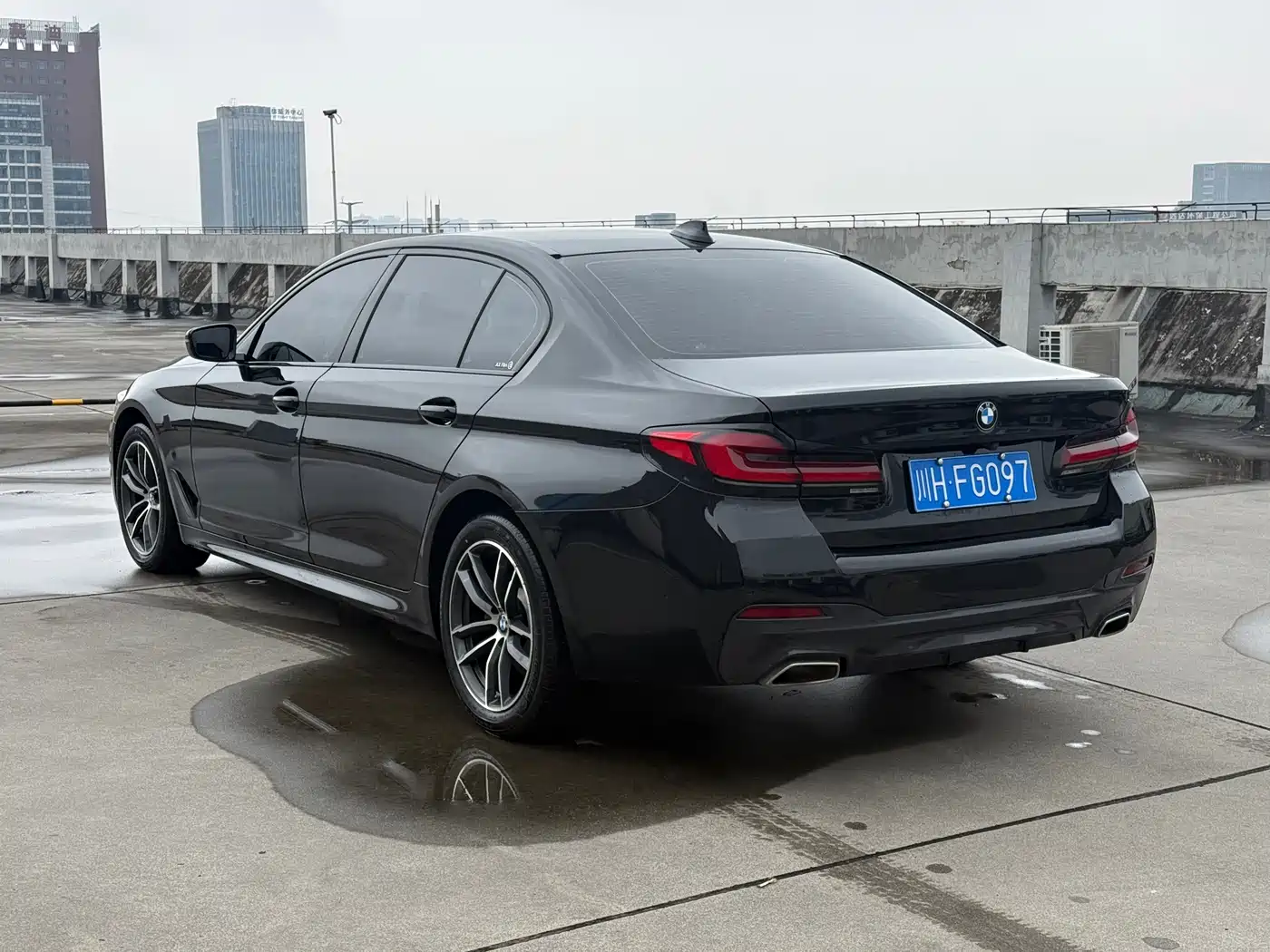 BMW 5 Series 2021 525Li M Sport Package фото 3