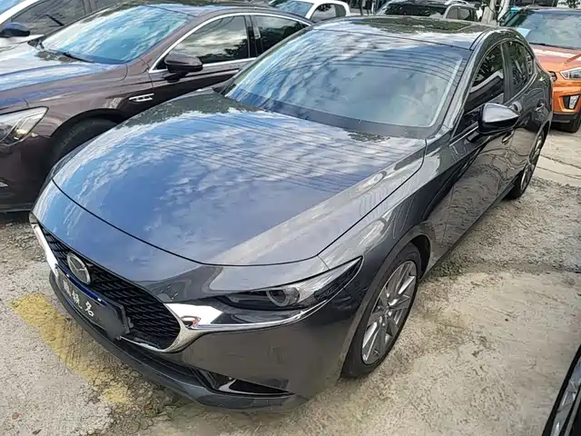 Mazda Mazda3 Axela 2.0L, Автомат, Премиум