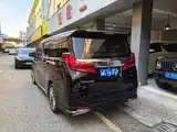 Фото 8 - Toyota Alphard