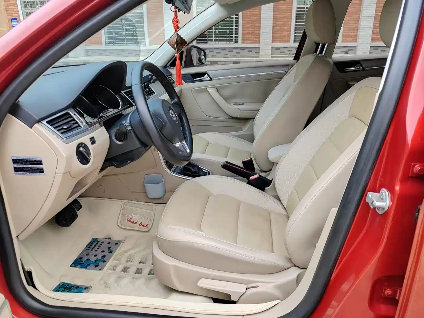 Volkswagen Bora 2014 1.6L Automatic Comfort Edition фото 4