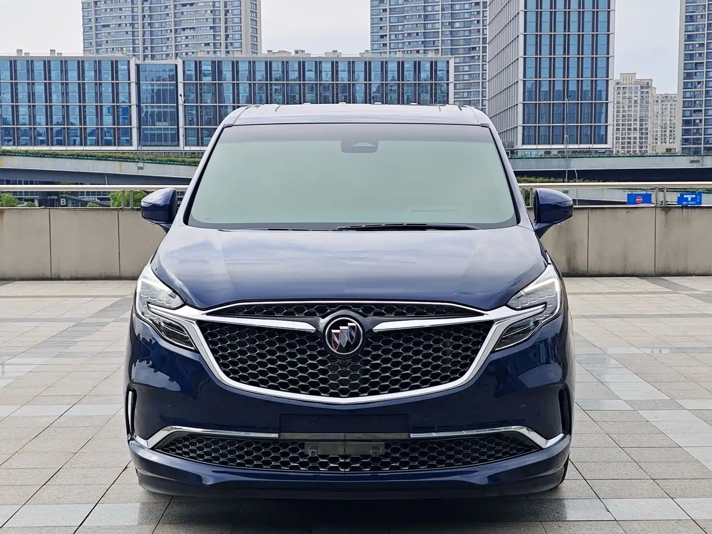 Фото 2 - Buick GL8