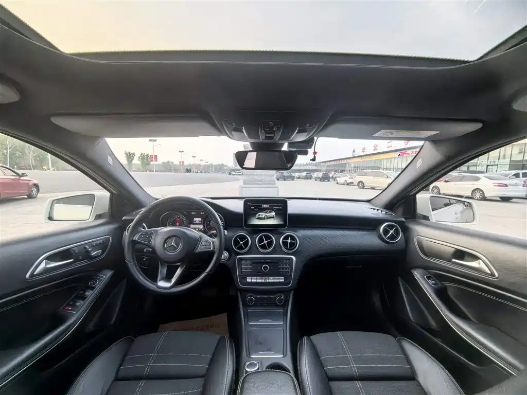 Mercedes-Benz A-Class (Import) 2015 A 200 Sport фото 5
