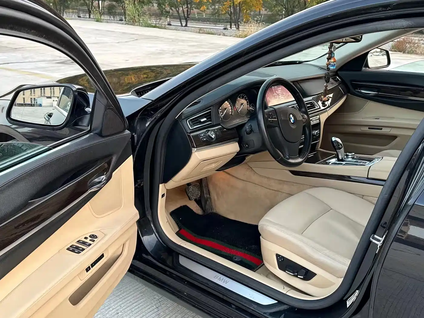 BMW 7 Series 2009 Model 740Li Leading Edition фото 7