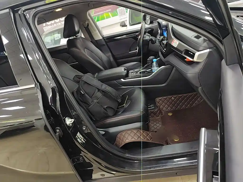 Photo 20 - Toyota Highlander