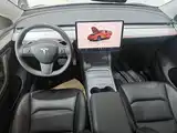 Photo 6 - Tesla Model Y