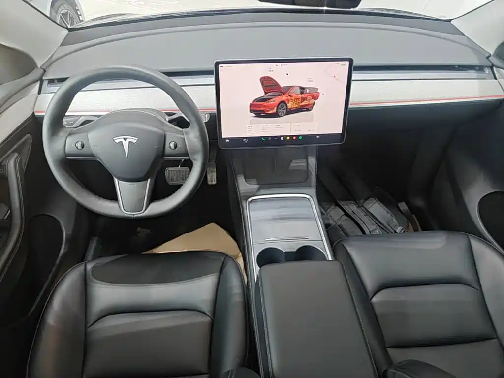 Photo 6 - Tesla Model Y