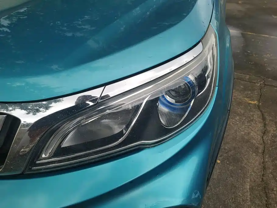 Фото 5 - Geely Vision X3