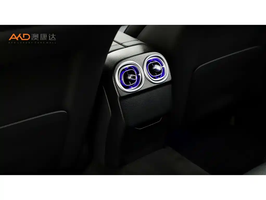 Фото 9 - Mercedes-Benz C-Class