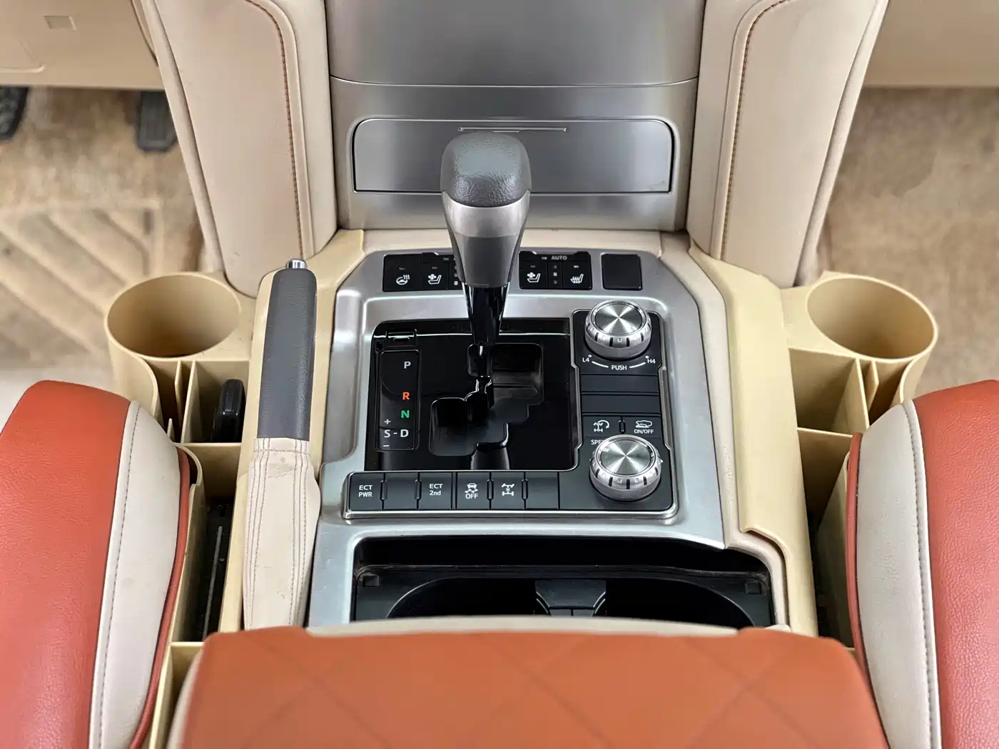 Toyota Land Cruiser (Import) 2018