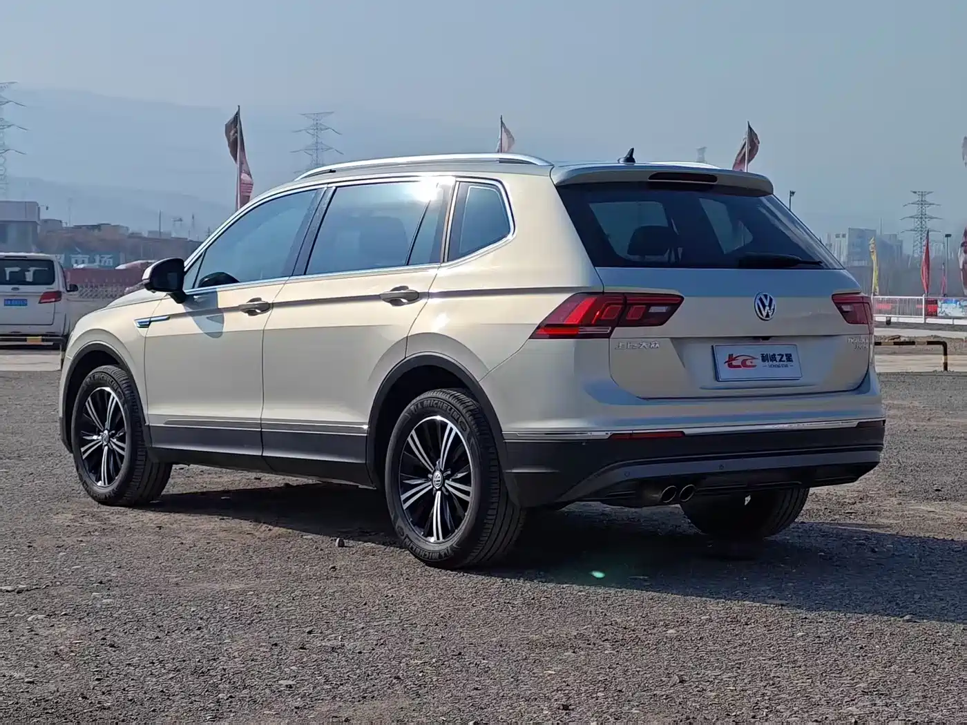 Volkswagen Tiguan L 2019 330TSI Automatic 2WD Panorama Comfort Edition China VI фото 6