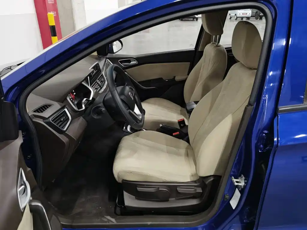 Baojun 310W 2018 2017 1.5L Manual Comfort China V