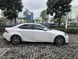 Фото 4 - Lexus IS
