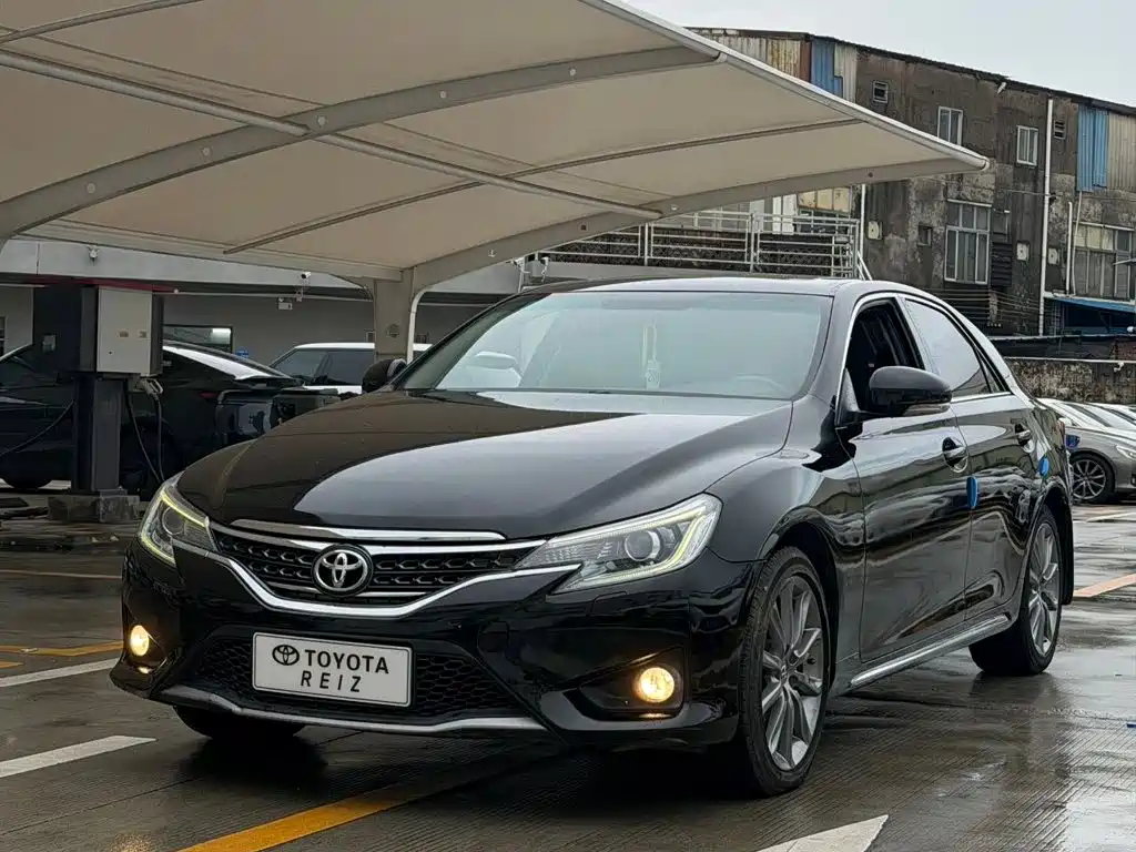 Toyota Reiz 2016 2013 2.5V Premium Edition