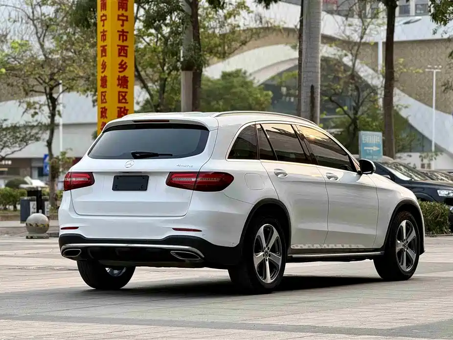 Mercedes-Benz GLC 2017 GLC 260 4MATIC Luxury фото 4