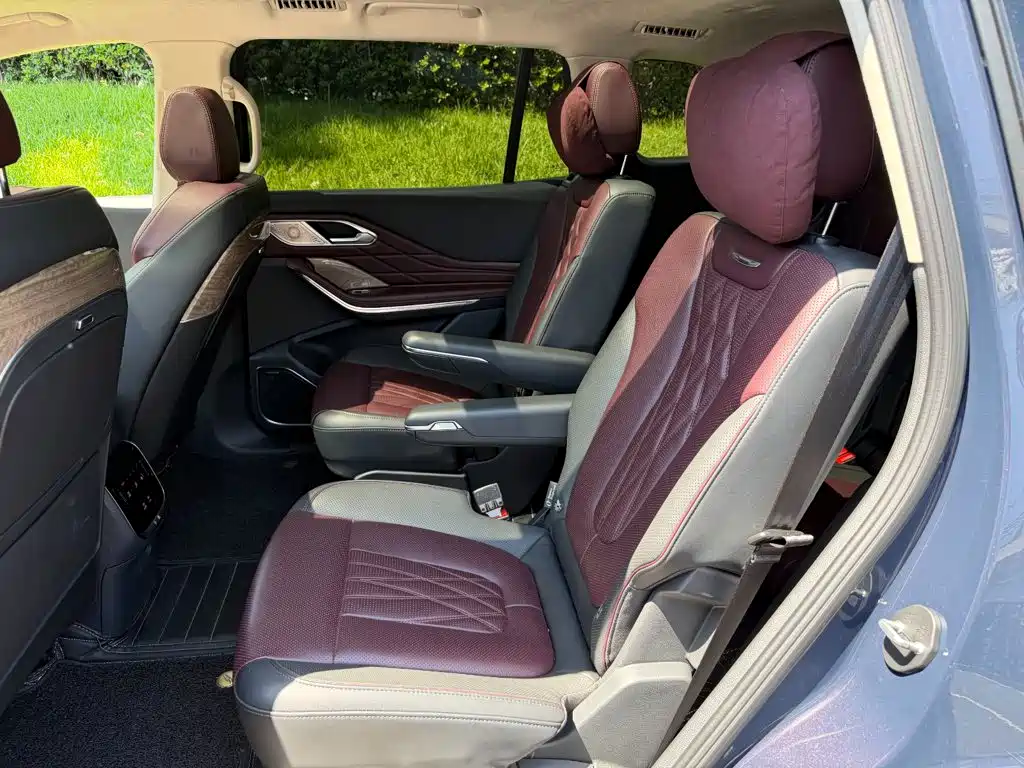 Hongqi HS7 2023 2023 2.0T Automatic 4WD Flag Leader Edition (6-seater)