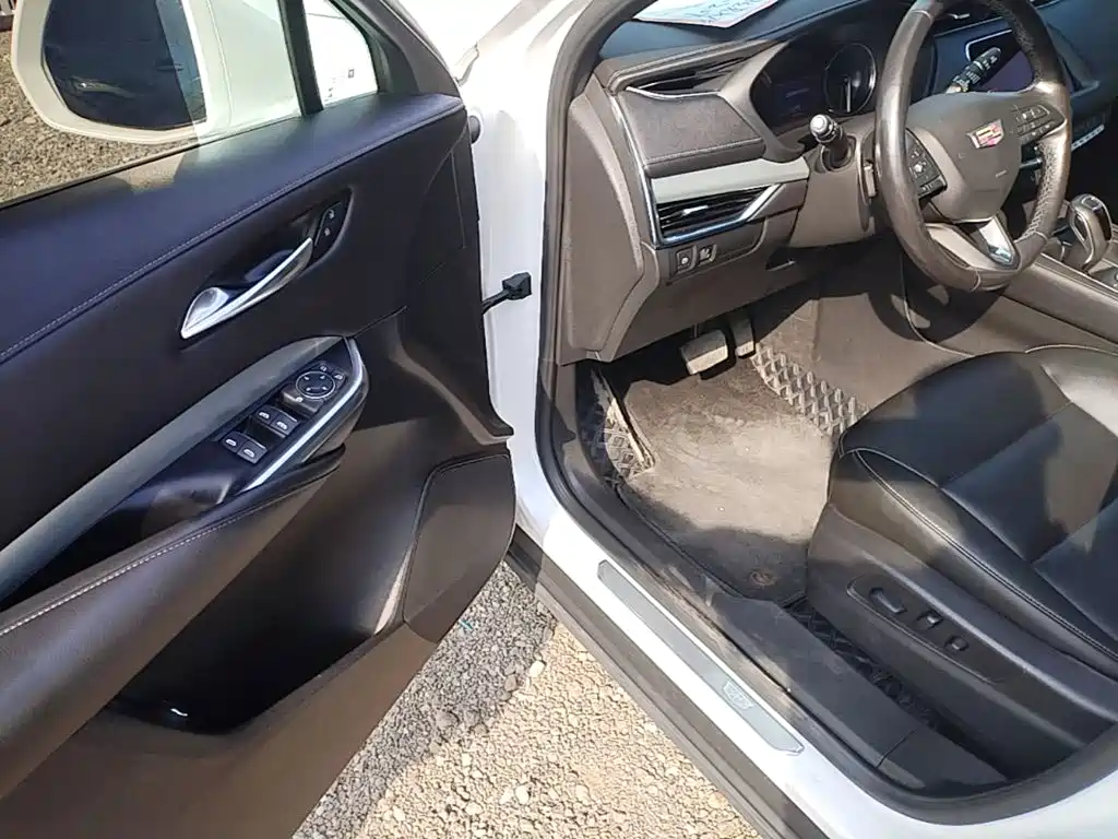 Cadillac XT4 2019 2018 28T FWD Leading Edition