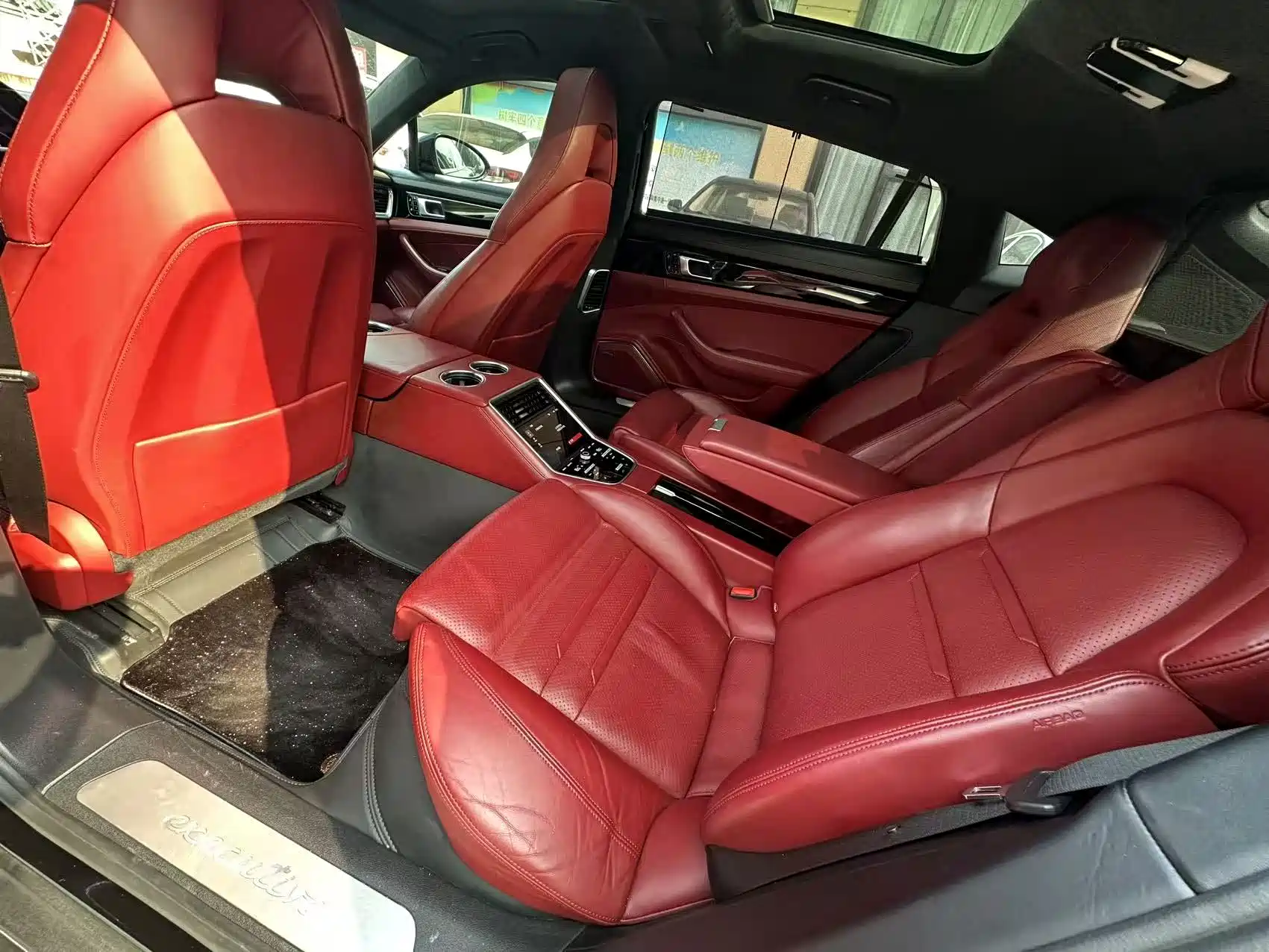 Photo 8 - Porsche Panamera