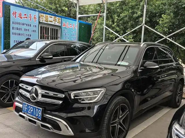 MERCEDES-BENZ GLC