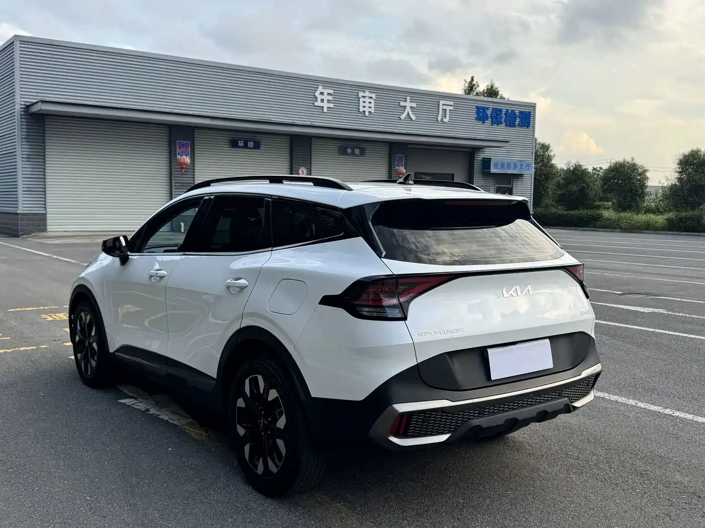 Kia Sportage 2024 2023 2.0T 2WD Premium Edition