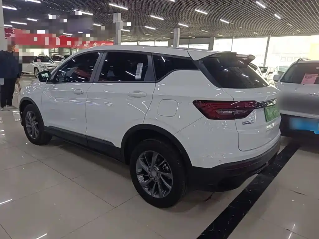 Фото 5 - Geely Coolray
