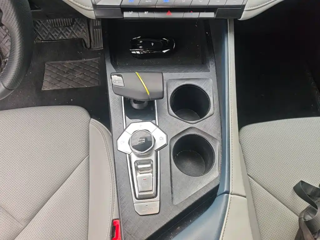 Changan UNI-V iDD 2023 2023 ZhiDian iDD 1.5T 113km Smart Fun Edition