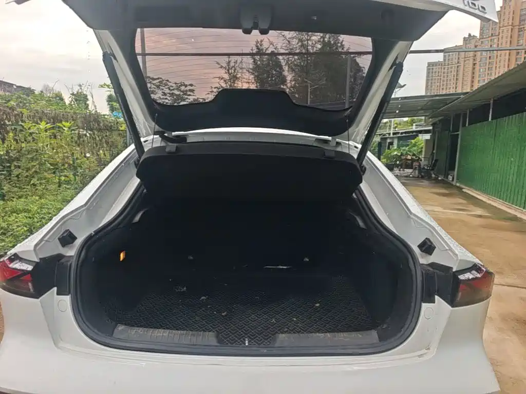 Changan UNI-V iDD 2023 2023 ZhiDian iDD 1.5T 113km Smart Fun Edition