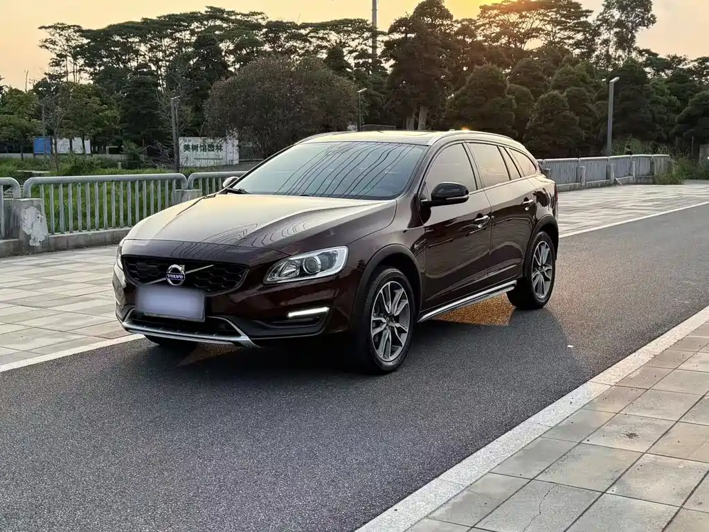 Фото 20 - Volvo V60