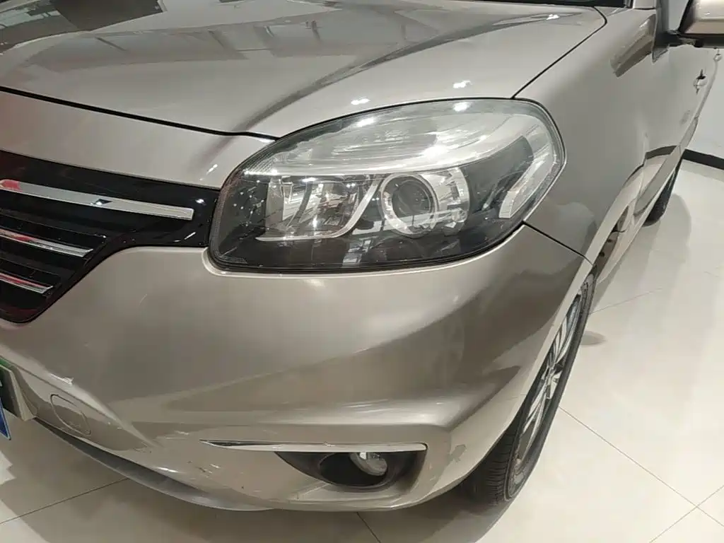 Renault Koleos (Import) 2015 2014 2.5L 4WD Comfort Edition