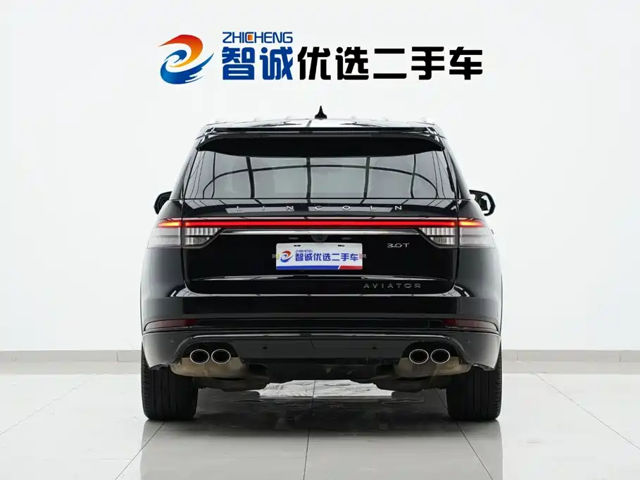Фото 35 - Lincoln Aviator