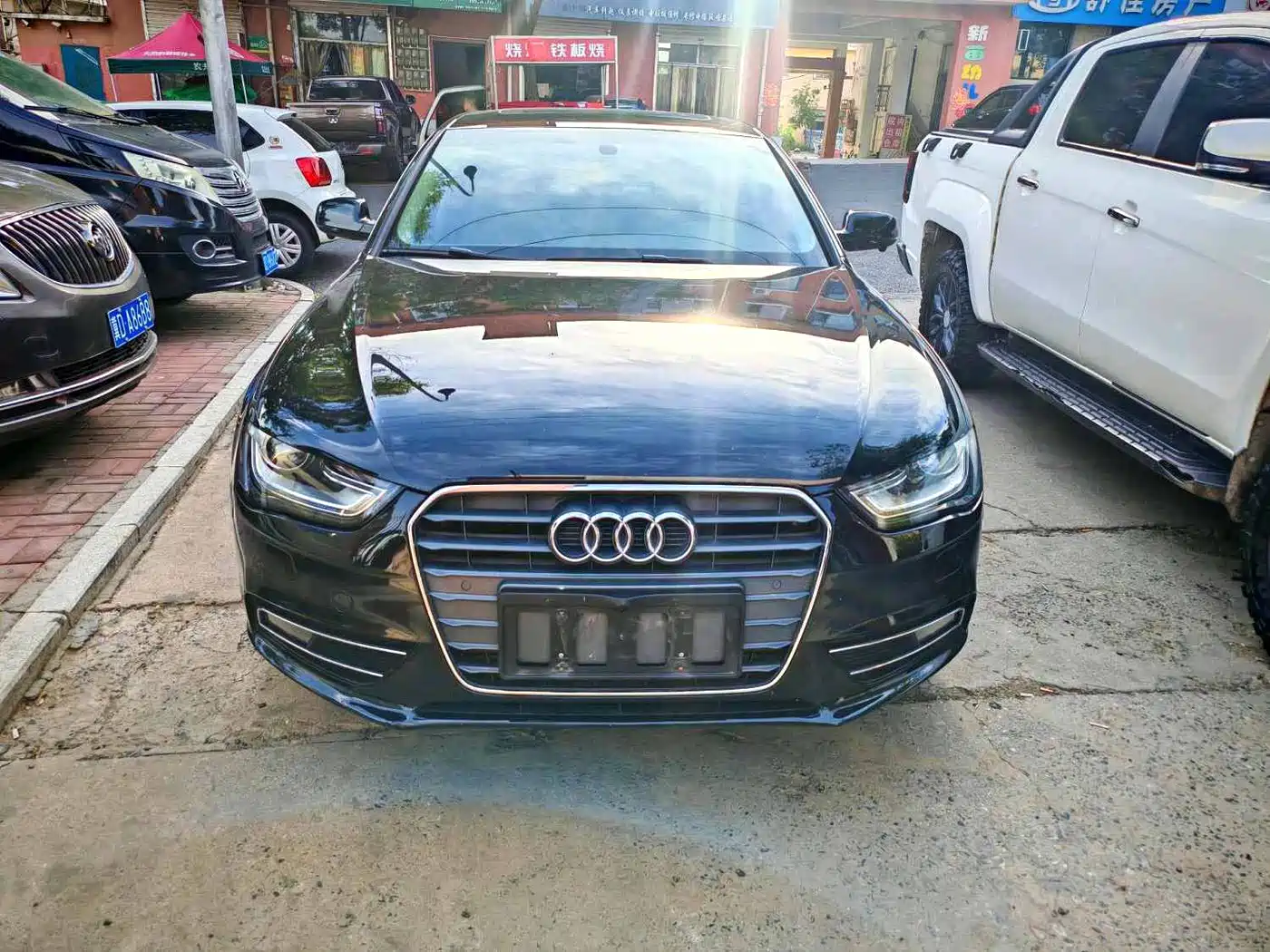 Photo 2 - Audi A4L