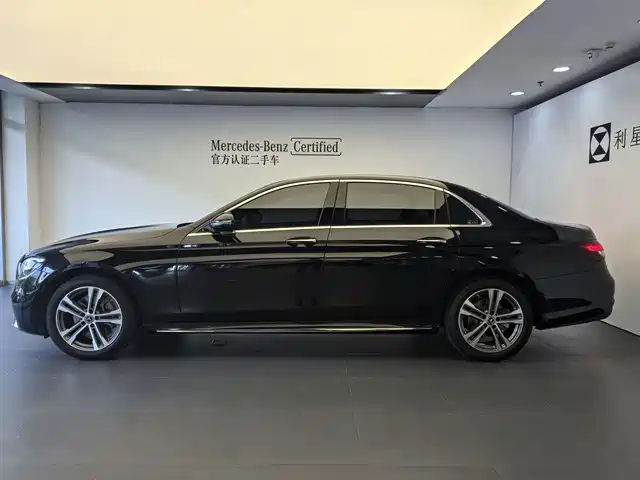 Mercedes-Benz E-Class 2023 E 260 L Sport 4MATIC — фото 2